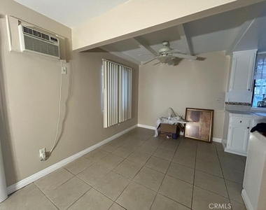 1806 N Fairview - Photo Thumbnail 4