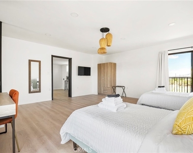 9150 10th Avenue - Photo Thumbnail 21