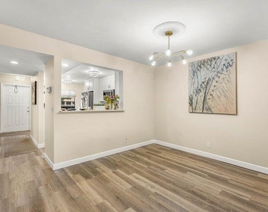 10110 Cedar Point Boulevard - Photo Thumbnail 5