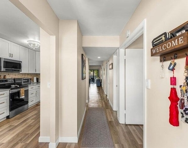 10110 Cedar Point Boulevard - Photo Thumbnail 2