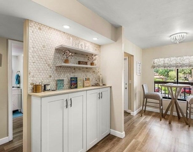 10110 Cedar Point Boulevard - Photo Thumbnail 7