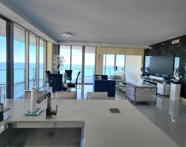 3100 N Ocean Drive - Photo Thumbnail 9