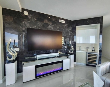 3100 N Ocean Drive - Photo Thumbnail 17