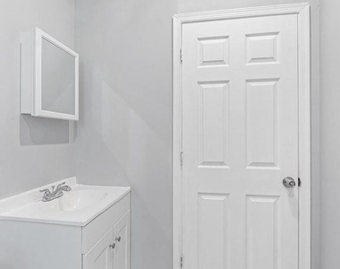 1511 N 54th Street - Photo Thumbnail 13