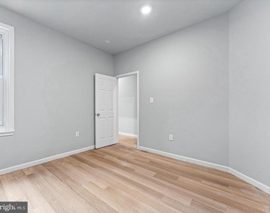 1511 N 54th Street - Photo Thumbnail 10