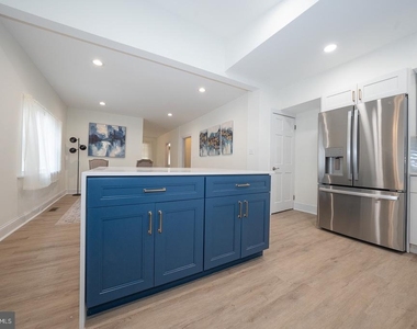 717 Miller Street - Photo Thumbnail 13