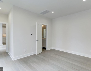 4008 Edmunds Nw - Photo Thumbnail 14