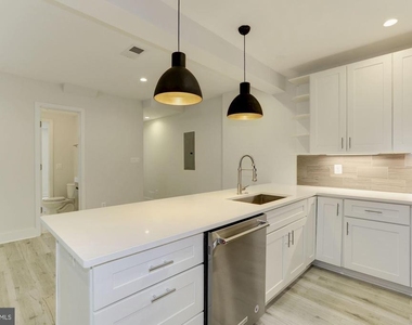4008 Edmunds Nw - Photo Thumbnail 3