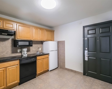 1025 Swanson Street - Photo Thumbnail 10
