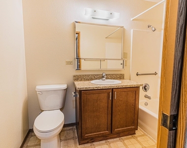 1051 E Park St - Photo Thumbnail 8