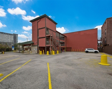 1025 Swanson Street - Photo Thumbnail 21