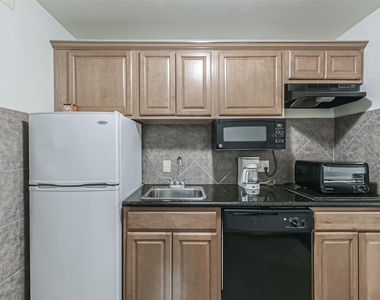 1025 Swanson Street - Photo Thumbnail 17
