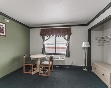 1025 Swanson Street - Photo Thumbnail 9