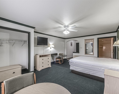 1025 Swanson Street - Photo Thumbnail 10