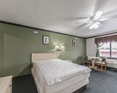 1025 Swanson Street - Photo Thumbnail 11