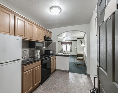 1025 Swanson Street - Photo Thumbnail 7