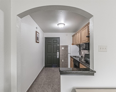 1025 Swanson Street - Photo Thumbnail 15