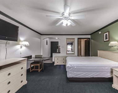 1025 Swanson Street - Photo Thumbnail 12