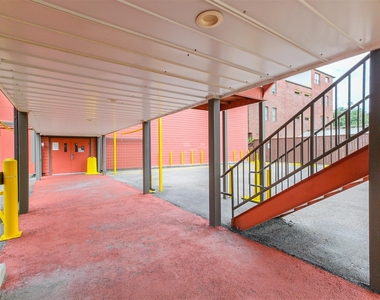 1025 Swanson Street - Photo Thumbnail 16