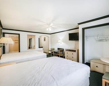 1025 Swanson Street - Photo Thumbnail 13