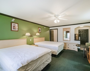 1025 Swanson Street - Photo Thumbnail 12