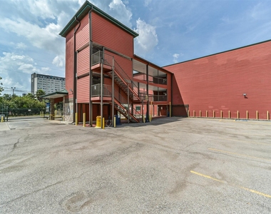 1025 Swanson Street - Photo Thumbnail 19