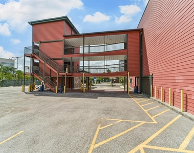 1025 Swanson Street - Photo Thumbnail 20