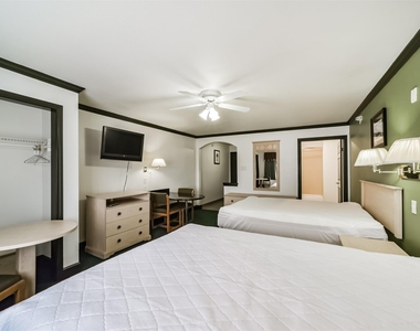 1025 Swanson Street - Photo Thumbnail 9
