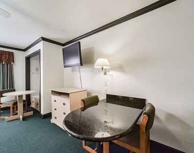 1025 Swanson Street - Photo Thumbnail 13