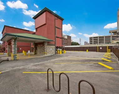 1025 Swanson Street - Photo Thumbnail 23