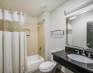 1025 Swanson Street - Photo Thumbnail 14