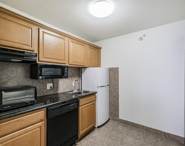 1025 Swanson Street - Photo Thumbnail 9