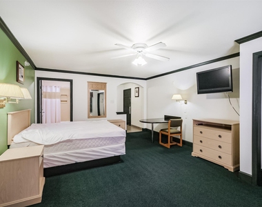 1025 Swanson Street - Photo Thumbnail 13
