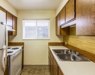 1335 Sw 2nd St - Photo Thumbnail 8