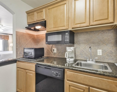 1025 Swanson Street - Photo Thumbnail 14