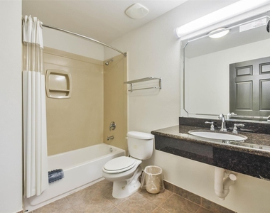 1025 Swanson Street - Photo Thumbnail 16