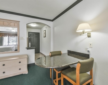 1025 Swanson Street - Photo Thumbnail 11