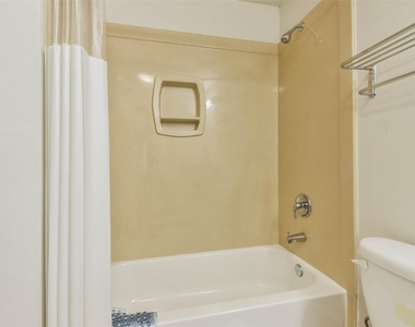 1025 Swanson Street - Photo Thumbnail 17