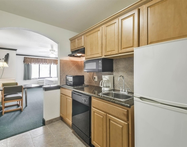 1025 Swanson Street - Photo Thumbnail 13