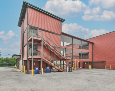 1025 Swanson Street - Photo Thumbnail 20