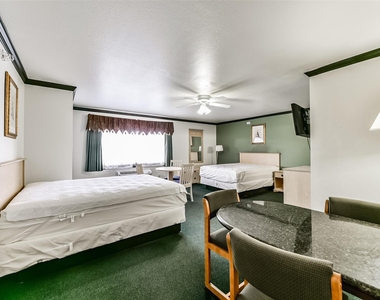 1025 Swanson Street - Photo Thumbnail 6