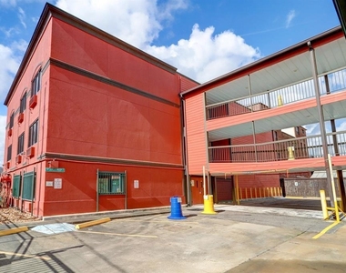 1025 Swanson Street - Photo Thumbnail 12