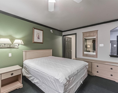 1025 Swanson Street - Photo Thumbnail 14