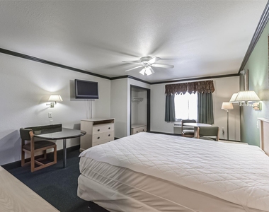 1025 Swanson Street - Photo Thumbnail 15