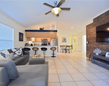 691 102nd Avenue N - Photo Thumbnail 6