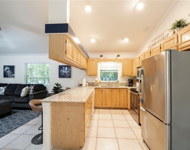 691 102nd Avenue N - Photo Thumbnail 4