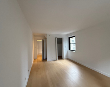 222 East 39th Street - Photo Thumbnail 8