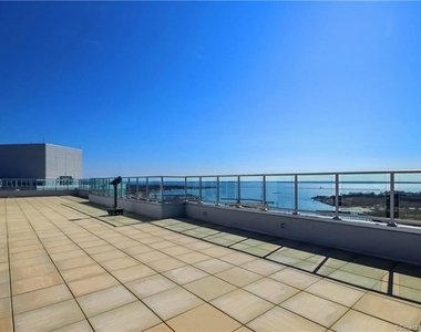 1 Harbor Point Road - Photo Thumbnail 8