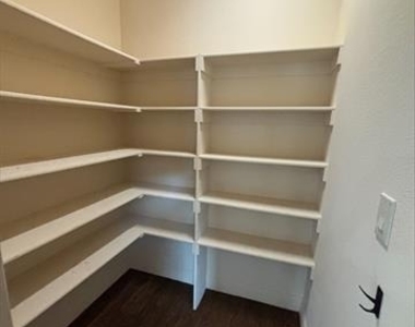 3112 Pavonia Drive - Photo Thumbnail 4