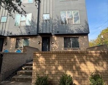 3112 Pavonia Drive - Photo Thumbnail 5
